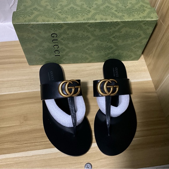 Gucci Black Sandals with Gold Accents - Picture 1 of 3